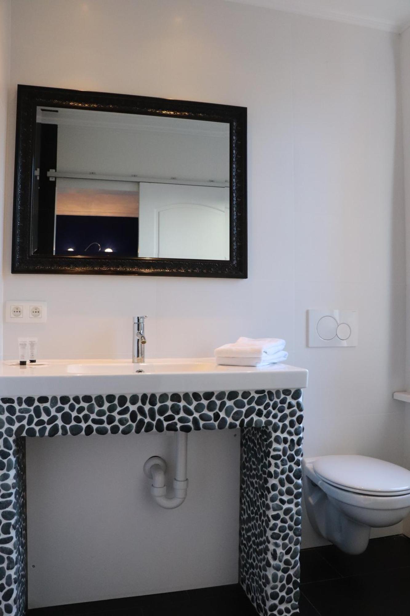 Hostel Lybeer Private Rooms Just For Two! Bruggy Pokoj fotografie